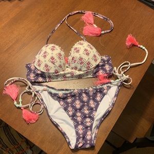 Victoria’s Secret bikini